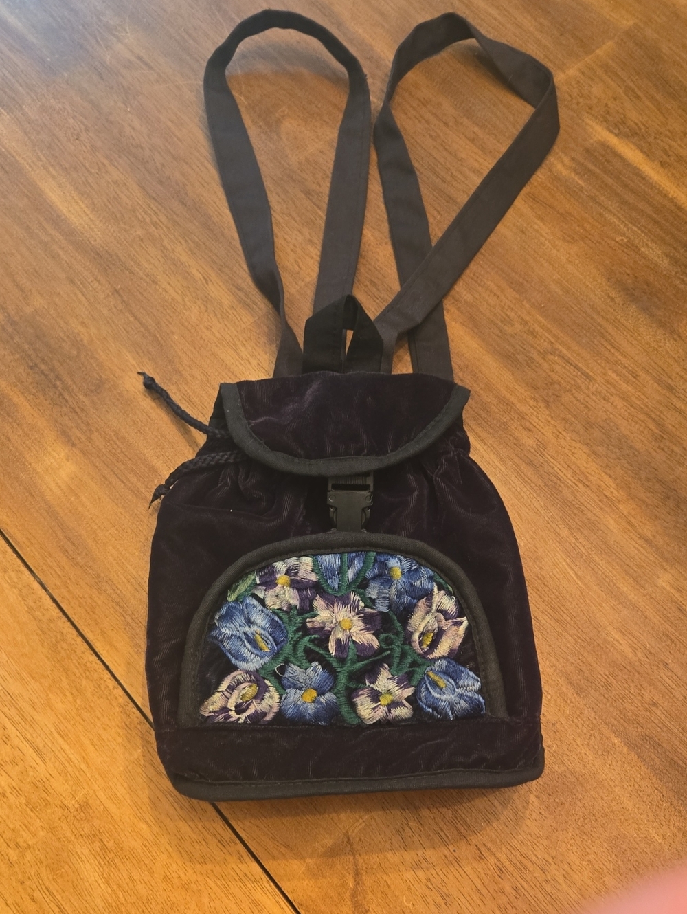 Embroidered Floral Velvet Drawstring Backpack - Black